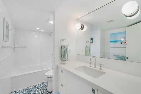 Copropriété à vendre à Miami, Floride: 2 chambres, 167.69 m2 № 1381817 - photo 8