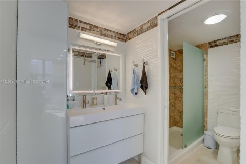 Condo in Sunny Isles Beach, Florida, 1 bedroom  № 1206350 - photo 20