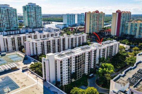 Condo in Sunny Isles Beach, Florida, 1 bedroom  № 1206350 - photo 29