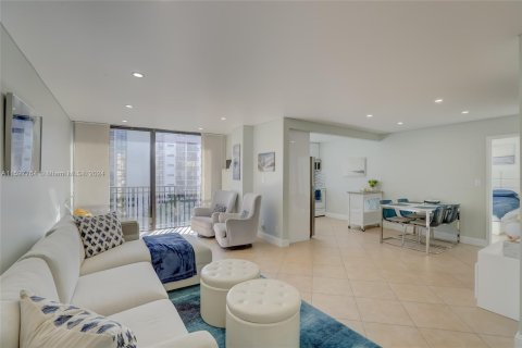 Copropriété à vendre à Sunny Isles Beach, Floride: 1 chambre, 71.26 m2 № 1206350 - photo 1