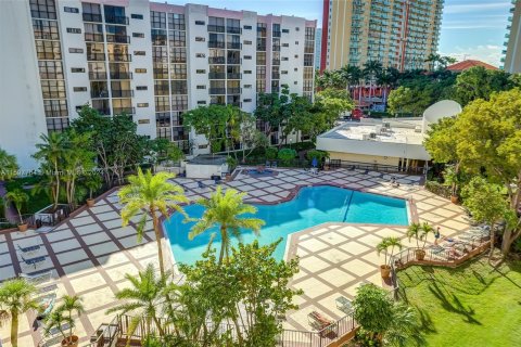 Condo in Sunny Isles Beach, Florida, 1 bedroom  № 1206350 - photo 26