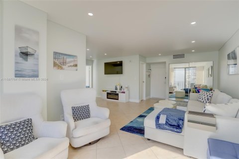 Copropriété à vendre à Sunny Isles Beach, Floride: 1 chambre, 71.26 m2 № 1206350 - photo 5