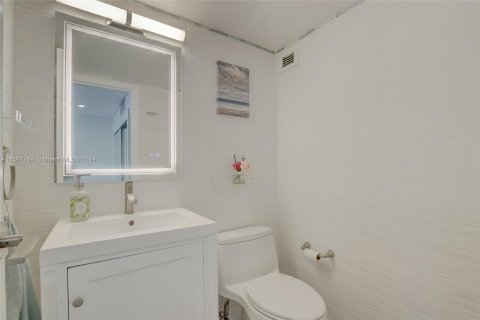 Copropriété à vendre à Sunny Isles Beach, Floride: 1 chambre, 71.26 m2 № 1206350 - photo 14