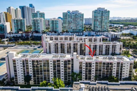 Copropriété à vendre à Sunny Isles Beach, Floride: 1 chambre, 71.26 m2 № 1206350 - photo 30