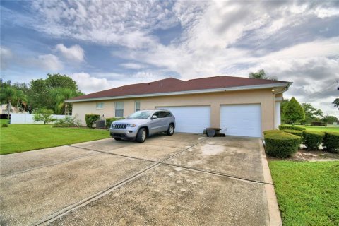 House in Lakeland, Florida 3 bedrooms, 254.09 sq.m. № 1355934 - photo 12