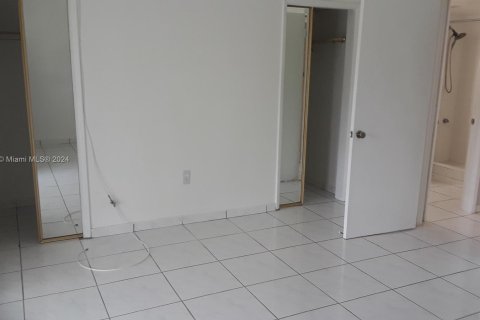 Condominio en venta en Miami Gardens, Florida, 1 dormitorio, 72 m2 № 1161375 - foto 6