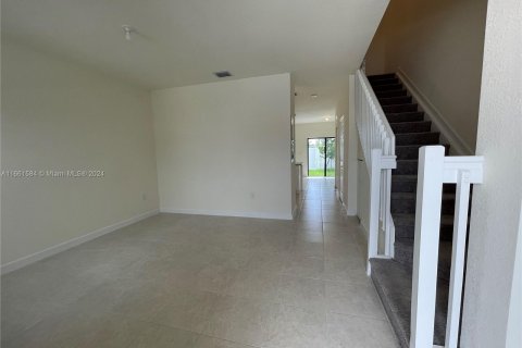 Touwnhouse à vendre à Hialeah, Floride: 3 chambres, 131.18 m2 № 1370524 - photo 9