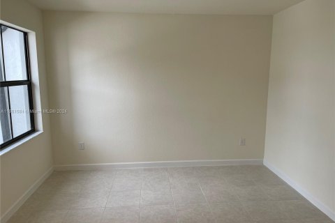 Townhouse in Hialeah, Florida 3 bedrooms, 131.18 sq.m. № 1370524 - photo 17