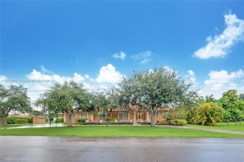 Villa ou maison à vendre à Miami, Floride: 4 chambres, 298.03 m2 № 1370482 - photo 22