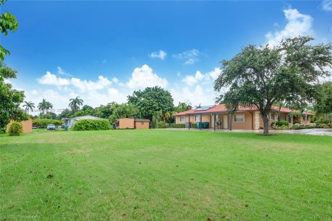 Villa ou maison à vendre à Miami, Floride: 4 chambres, 298.03 m2 № 1370482 - photo 4