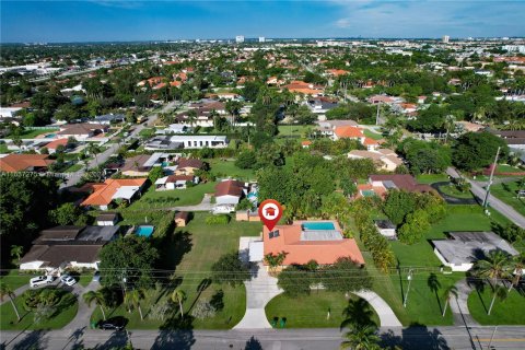 Villa ou maison à vendre à Miami, Floride: 4 chambres, 298.03 m2 № 1370482 - photo 24