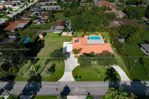 Villa ou maison à vendre à Miami, Floride: 4 chambres, 298.03 m2 № 1370482 - photo 27