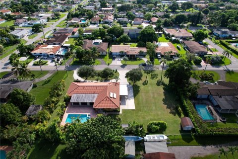 Casa en venta en Miami, Florida, 4 dormitorios, 298.03 m2 № 1370482 - foto 30