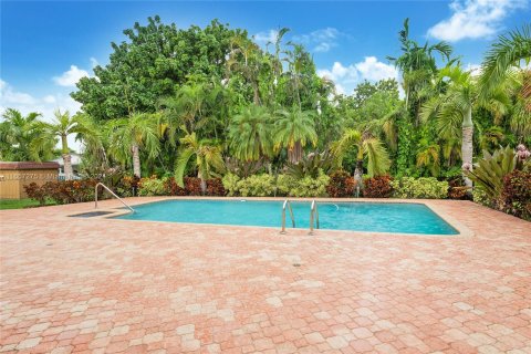 Casa en venta en Miami, Florida, 4 dormitorios, 298.03 m2 № 1370482 - foto 11