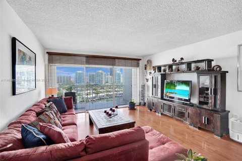 Condominio en venta en Sunny Isles Beach, Florida, 2 dormitorios, 113.34 m2 № 552734 - foto 10