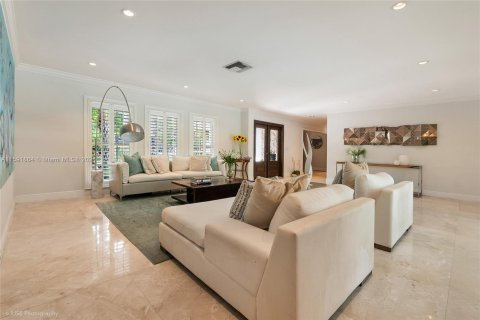 House in Miami, Florida 4 bedrooms, 394.37 sq.m. № 1181725 - photo 4