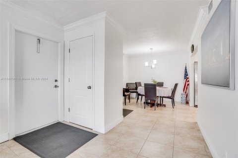 Condominio en venta en Hollywood, Florida, 2 dormitorios, 123.75 m2 № 1328974 - foto 3