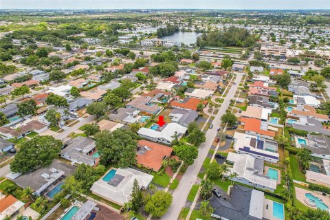 Villa ou maison à vendre à Hollywood, Floride: 3 chambres, 248.89 m2 № 1189605 - photo 4