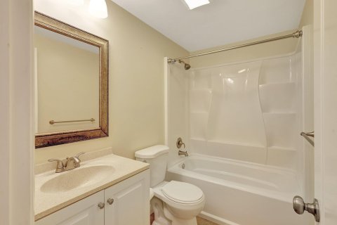 Condo in Stuart, Florida, 2 bedrooms  № 1207489 - photo 12