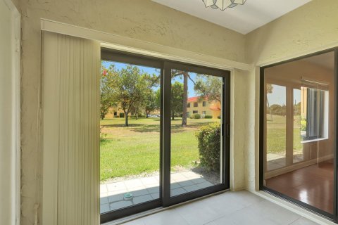 Condo in Stuart, Florida, 2 bedrooms  № 1207489 - photo 10