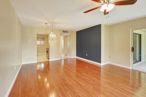 Condo in Stuart, Florida, 2 bedrooms  № 1207489 - photo 24