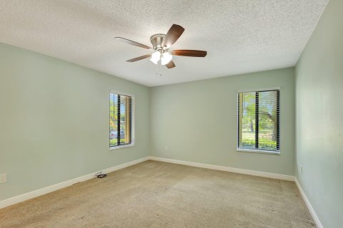 Condo in Stuart, Florida, 2 bedrooms  № 1207489 - photo 19