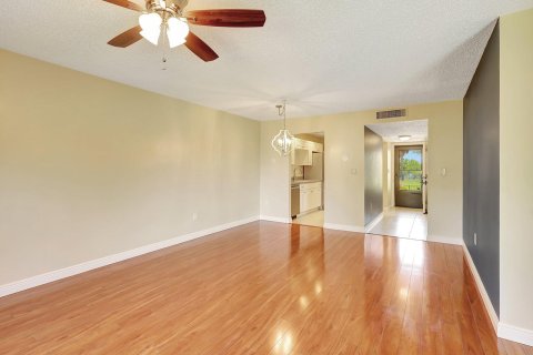 Condo in Stuart, Florida, 2 bedrooms  № 1207489 - photo 25