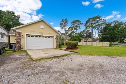 House in Apopka, Florida 4 bedrooms, 323.3 sq.m. № 1341638 - photo 3