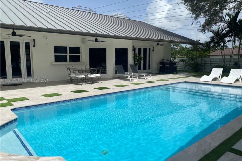 House in Miami, Florida 4 bedrooms, 281.03 sq.m. № 1282508 - photo 4