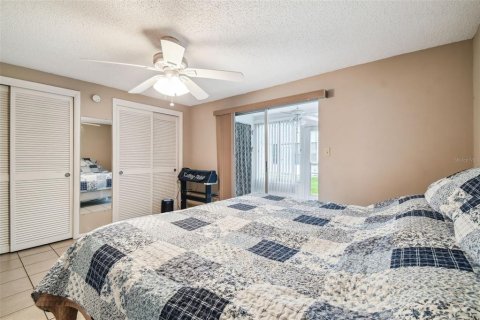 Condo in New Port Richey, Florida, 1 bedroom  № 962686 - photo 15