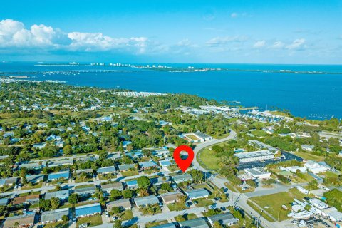 Commercial property in Jensen Beach, Florida 99.68 sq.m. № 853972 - photo 16