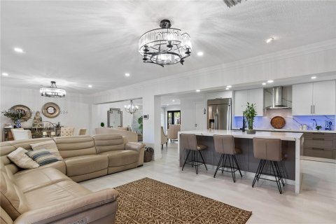 Villa ou maison à vendre à Hialeah, Floride: 4 chambres, 230.21 m2 № 1306144 - photo 12