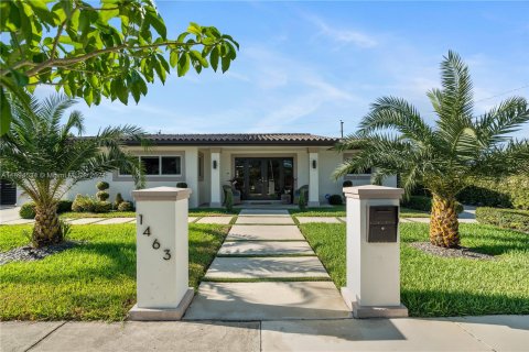 Casa en venta en Hialeah, Florida, 4 dormitorios, 230.21 m2 № 1306144 - foto 1