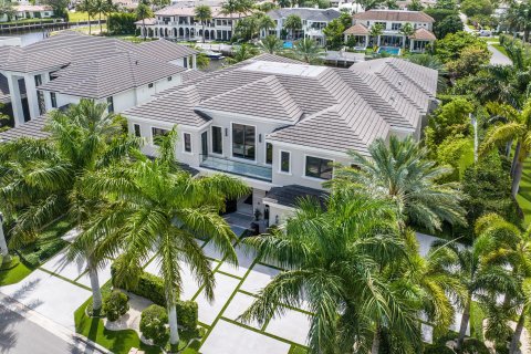 House in Boca Raton, Florida 5 bedrooms, 846.9 sq.m. № 927673 - photo 2