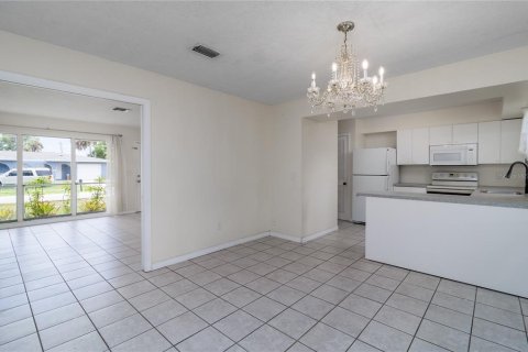 Villa ou maison à vendre à North Port, Floride: 4 chambres, 141.12 m2 № 1301723 - photo 7