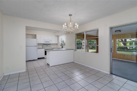 Villa ou maison à vendre à North Port, Floride: 4 chambres, 141.12 m2 № 1301723 - photo 8