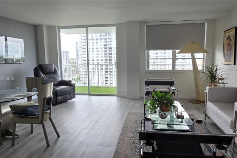 Condominio en venta en Aventura, Florida, 2 dormitorios, 136.19 m2 № 1328291 - foto 2