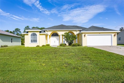 Villa ou maison à louer à Palm Coast, Floride: 3 chambres, 200.67 m2 № 1357844 - photo 1