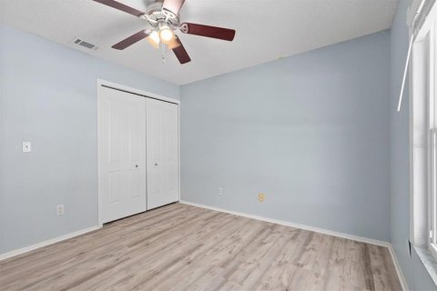 House in Tampa, Florida 3 bedrooms, 150.97 sq.m. № 1358376 - photo 20