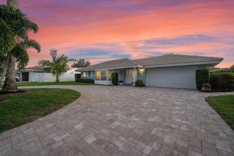 House in Palm Beach Gardens, Florida 4 bedrooms, 193.79 sq.m. № 1142387 - photo 6