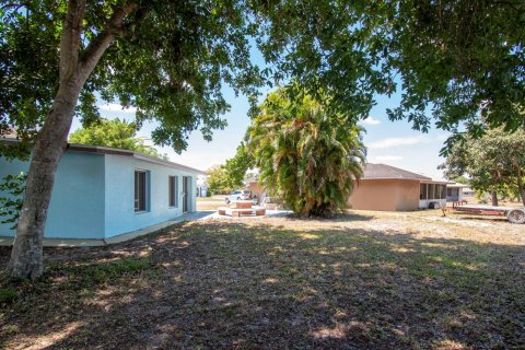 Villa ou maison à vendre à Lehigh Acres, Floride: 3 chambres, 145.86 m2 № 1142389 - photo 6