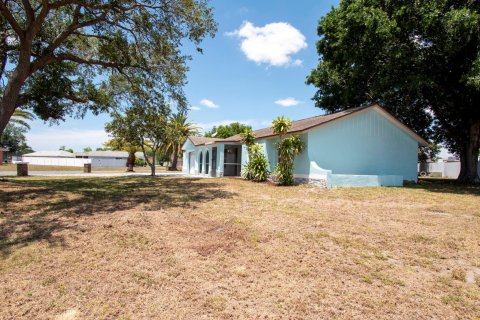 Villa ou maison à vendre à Lehigh Acres, Floride: 3 chambres, 145.86 m2 № 1142389 - photo 5