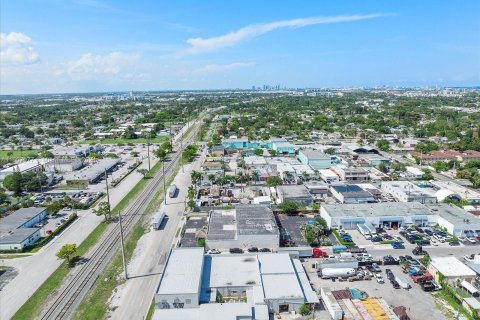 Propiedad comercial en venta en Hollywood, Florida № 924833 - foto 19