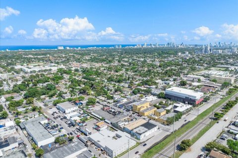 Propiedad comercial en venta en Hollywood, Florida № 924833 - foto 24