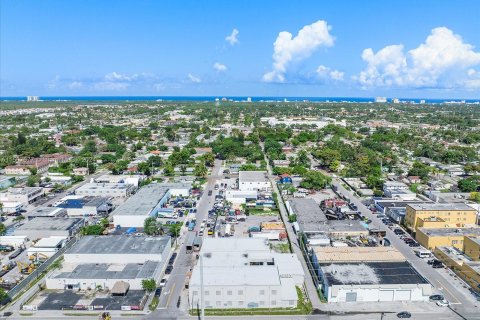 Propiedad comercial en venta en Hollywood, Florida № 924833 - foto 17