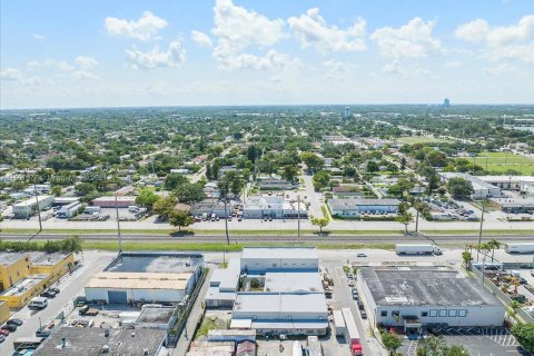 Propiedad comercial en venta en Hollywood, Florida № 924833 - foto 21