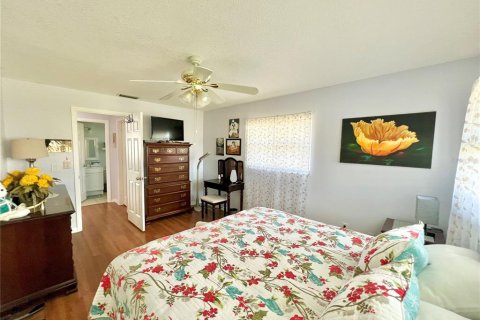 Купить виллу или дом в Пинеллас-Парк, Флорида 4 комнаты, 83.8м2, № 1016321 - фото 27