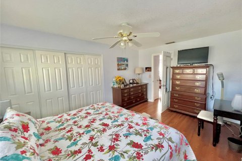 Casa en venta en Pinellas Park, Florida, 1 dormitorio, 83.8 m2 № 1016321 - foto 28