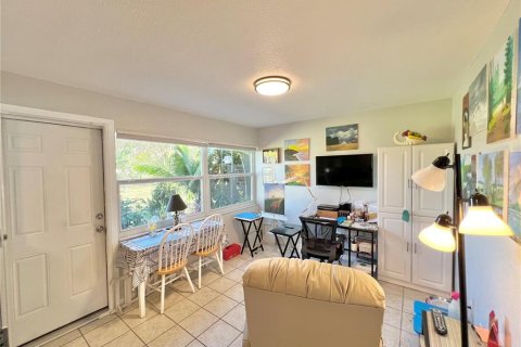 Casa en venta en Pinellas Park, Florida, 1 dormitorio, 83.8 m2 № 1016321 - foto 14