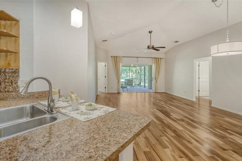Villa ou maison à vendre à Sarasota, Floride: 2 chambres, 132.48 m2 № 1133245 - photo 10